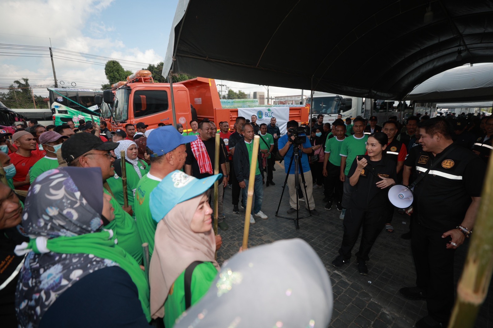 นฤมล นำ ศธ ลุยสำรวจโรงเรียน หาดใหญ่