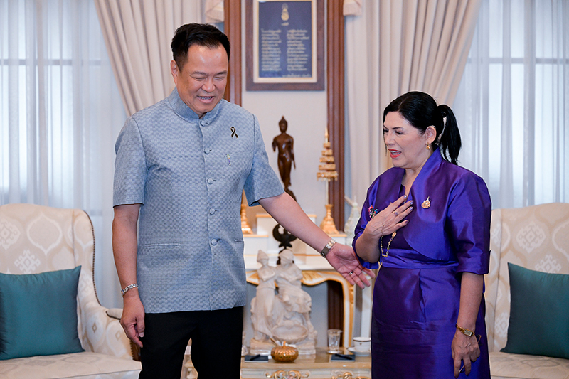 อนุทิน ชาญวีรกูล