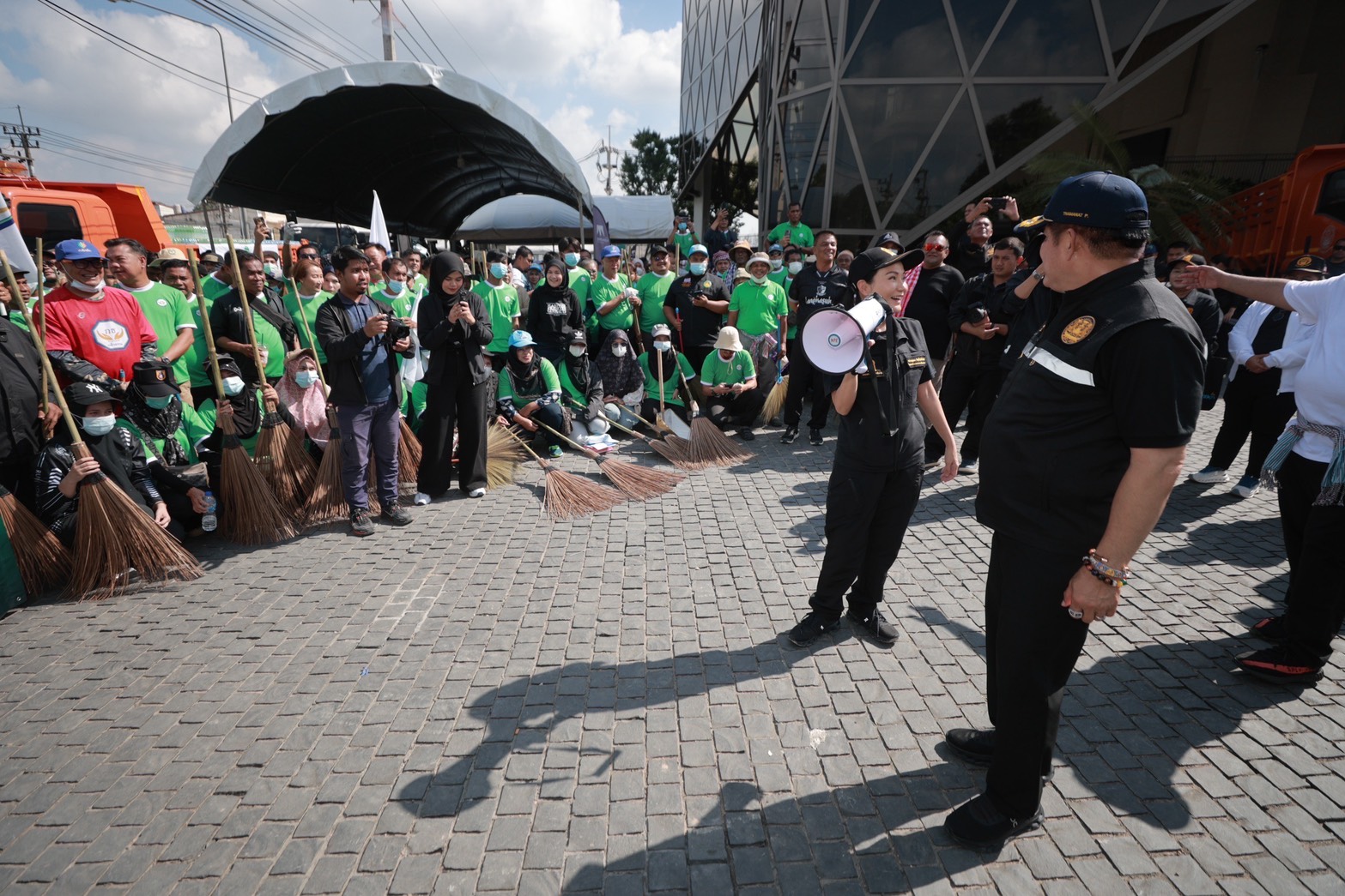 นฤมล นำ ศธ ลุยสำรวจโรงเรียน หาดใหญ่