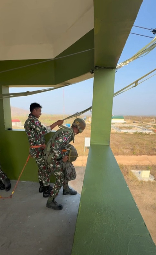 ทหารเขมรอย่างฮา