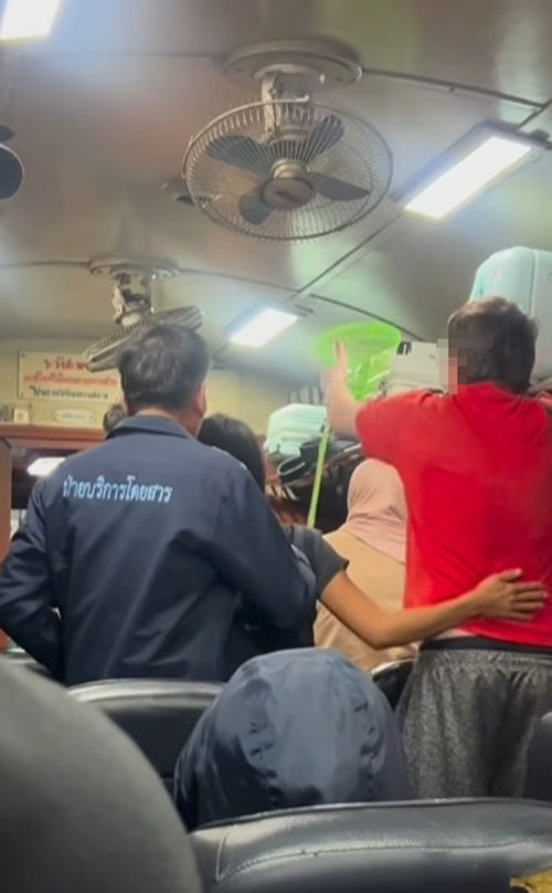 ฝรั่ง เมาซ่า ด่าไทย อวยเขมร ทำร้าย จนท