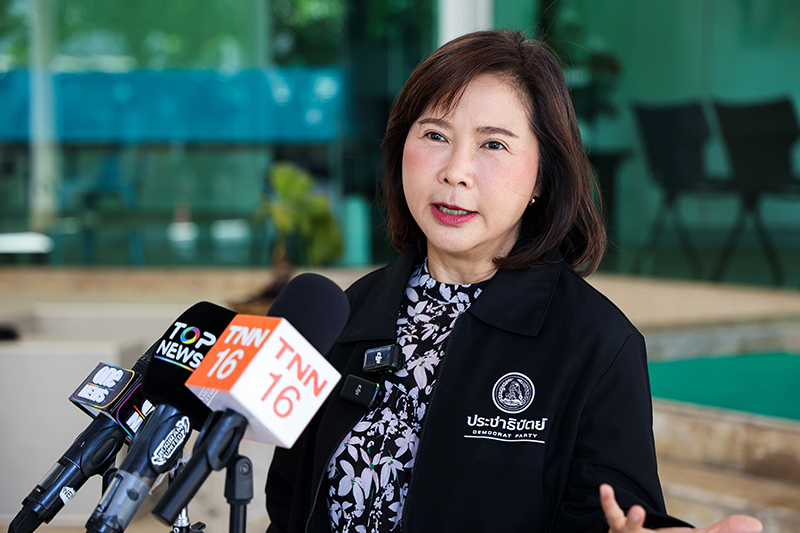 ต๊ะ นารากร 