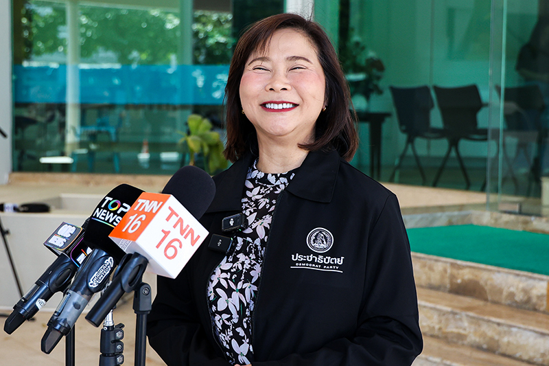 ต๊ะ นารากร 