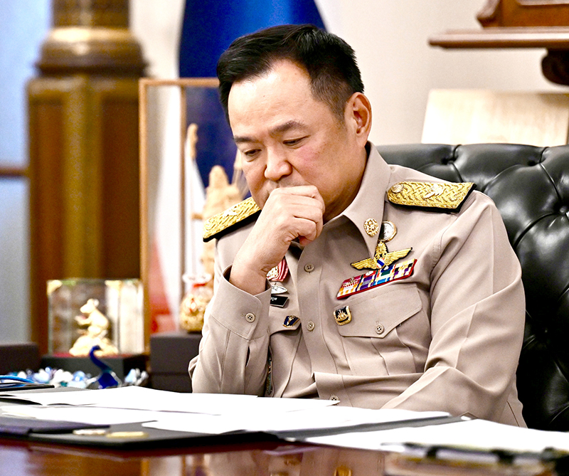 อนุทิน ชาญวีรกูล 