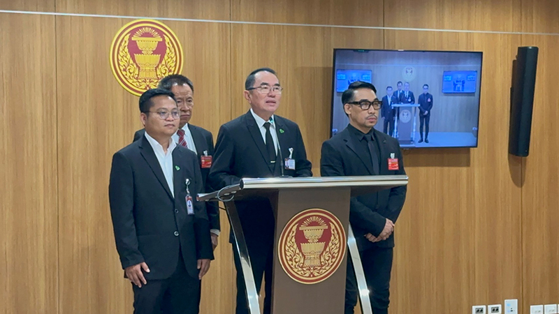 วรงค์ เดชกิจวิกรม