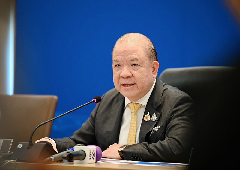 พิชัย นริพทะพันธุ์