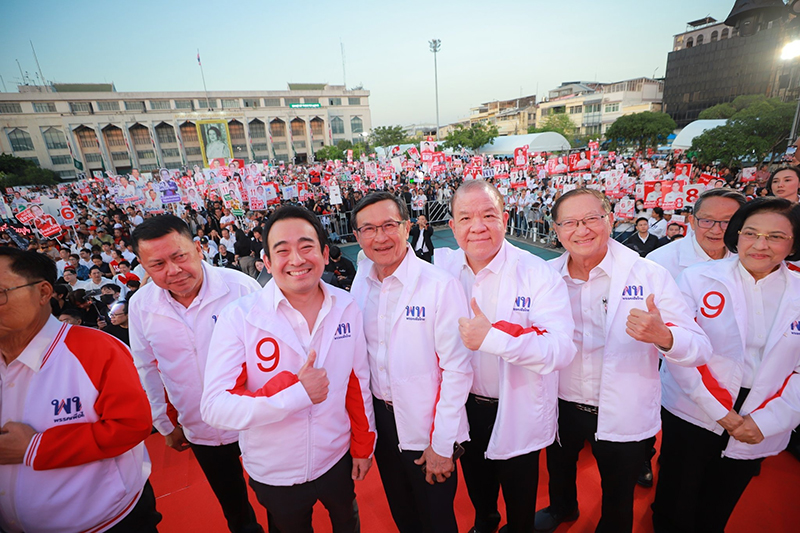 จาตุรนต์ ฉายแสง