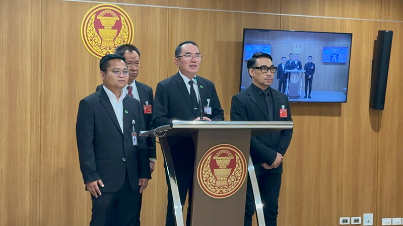 วรงค์ เดชกิจวิกรม