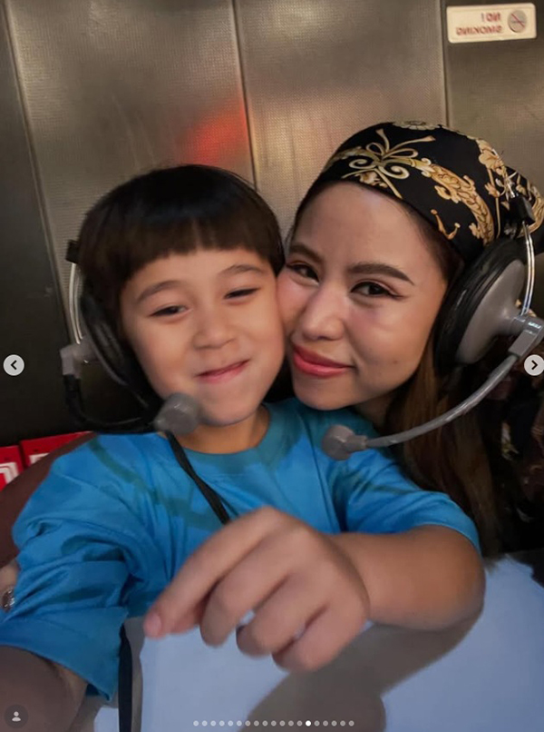 ไอส์ พลอยพิมุกต์