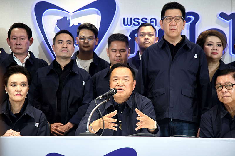 อนุทิน ชาญวีรกูล