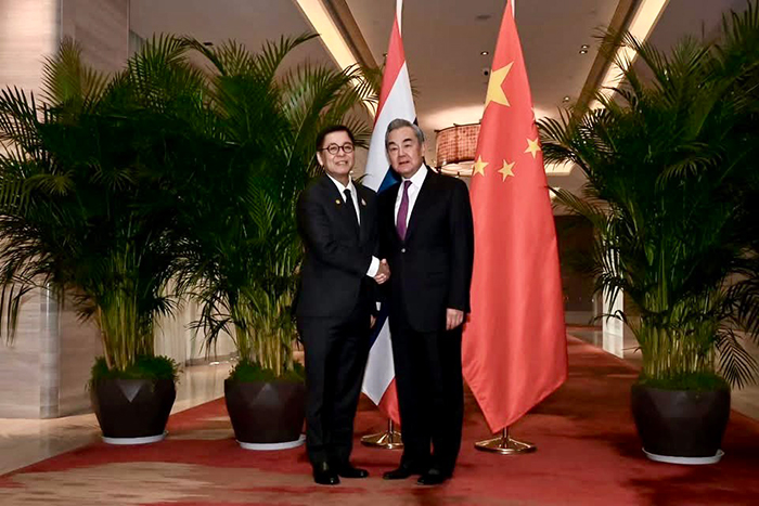 สีหศักดิ์ หารือ หวัง อี้