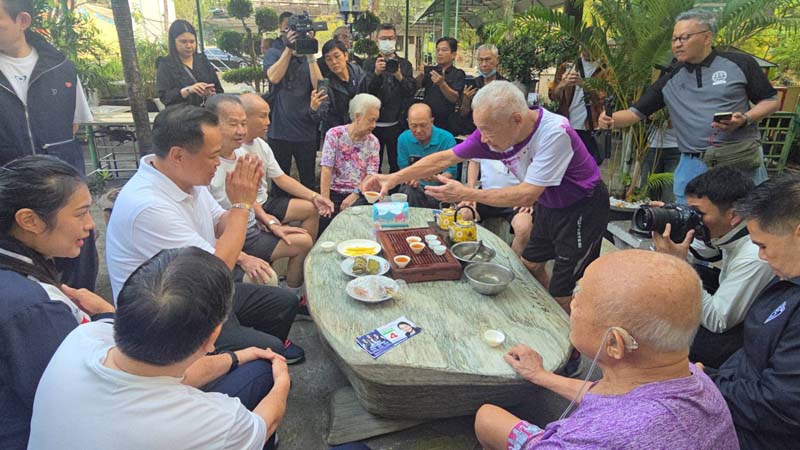 อนุทิน ชาญวีรกูล