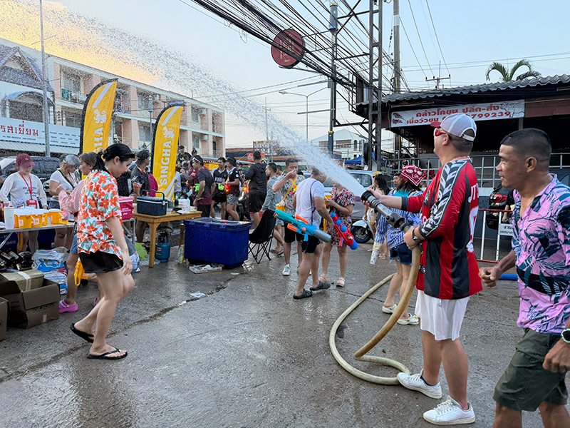 วันไหลสัตหีบ