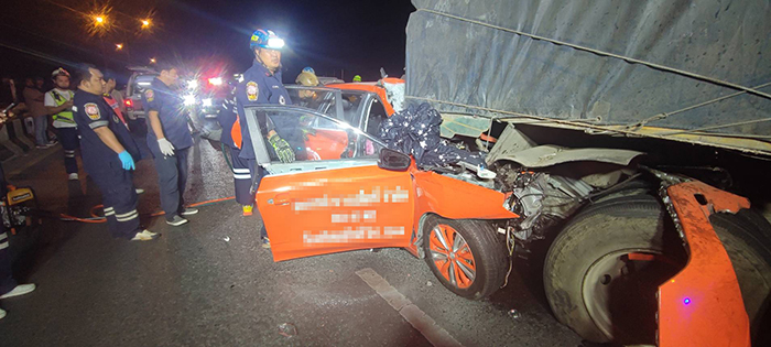 ชนท้ายสิบล้อ