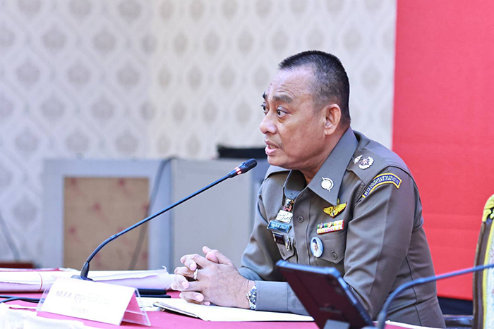 จรูญเกียรติ 