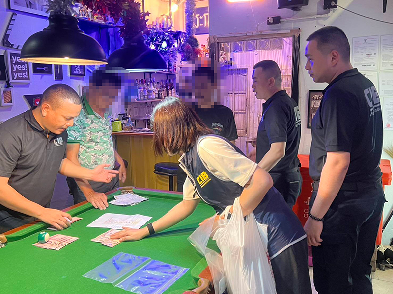 บุกทลายแหล่งค้ามนุษย์