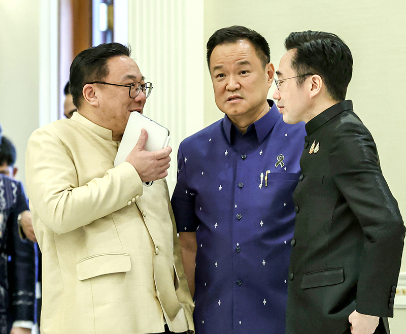 อนุทิน ชาญวีรกูล