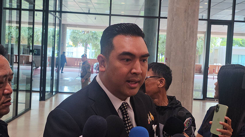 วัชระพล ขาวขำ