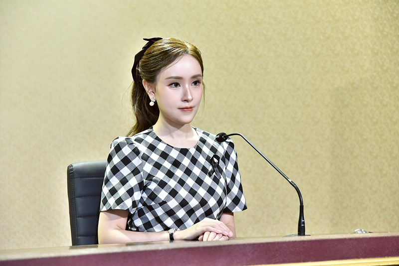 ภัทร์ดารัสมิ์ ทองสลวยกร