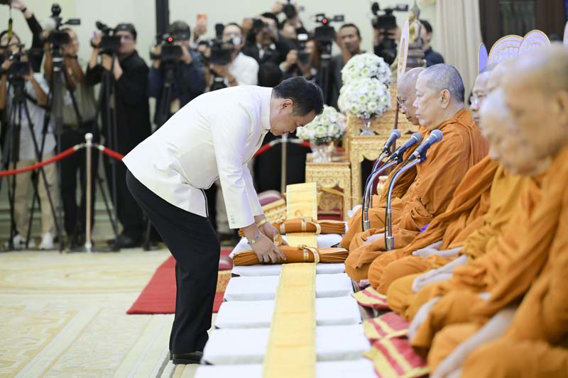 อนุทิน ชาญวีรกูล