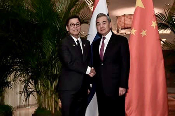 สีหศักดิ์ หารือ หวัง อี้