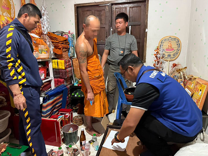 ค้นกุฏิพระสงฆ์