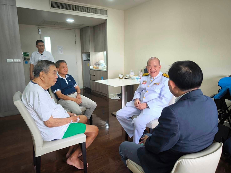 พิชัย นริพทะพันธุ์