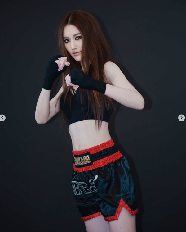 เบสท์ รักษ์วนีย์