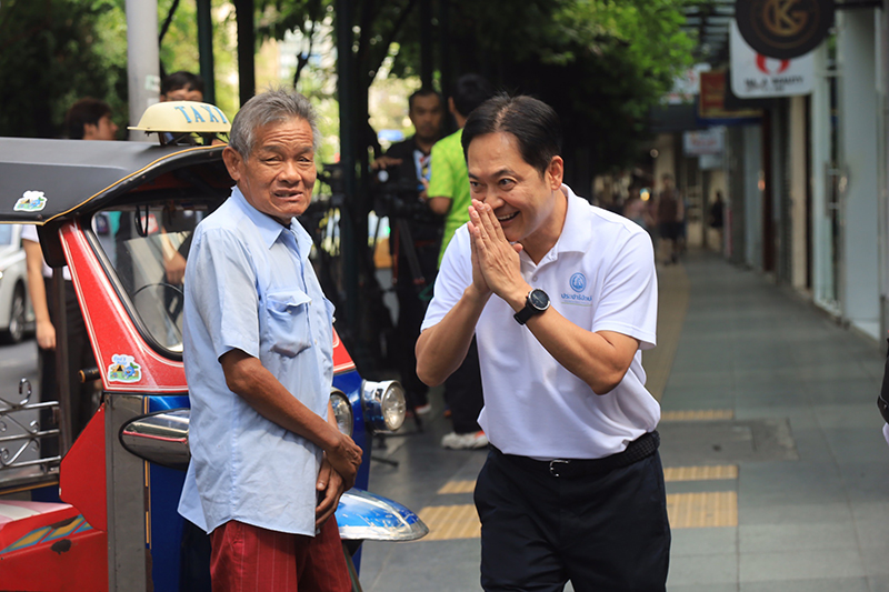 อนุชา บูรพชัยศรี