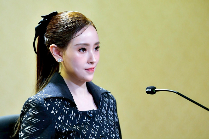 ร้อยเอกหญิง ภัทร์ดารัสมิ์ ทองสลวยกร