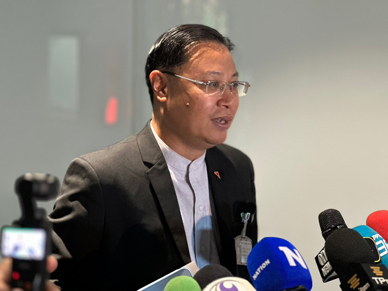 ณัฐวุฒิ  บัวประทุม