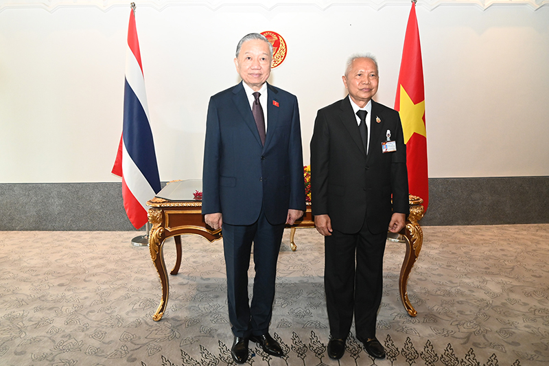 โสภณ ซารัมย์