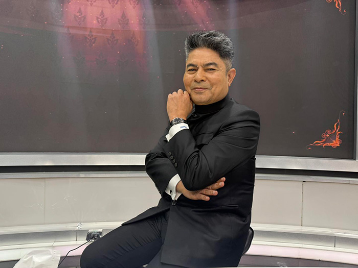 เทพไท เสนพงศ์