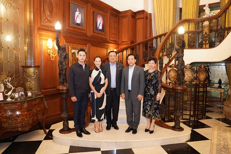 อนุทิน ชาญวีรกูล