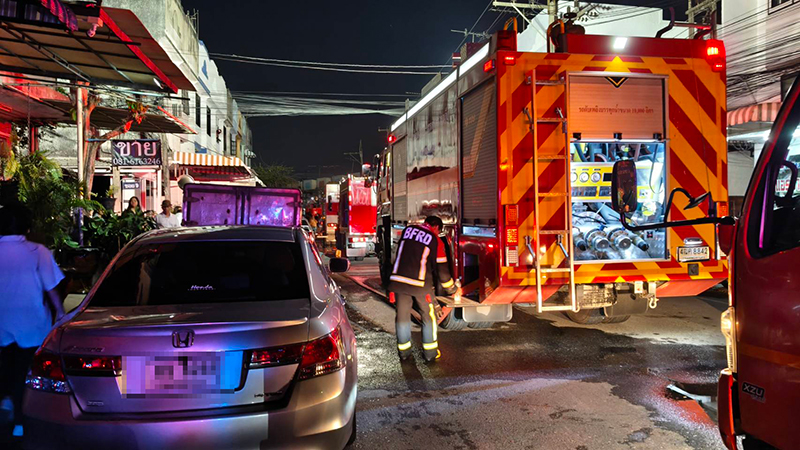 ไฟไหม้อาคารพาณิชย์