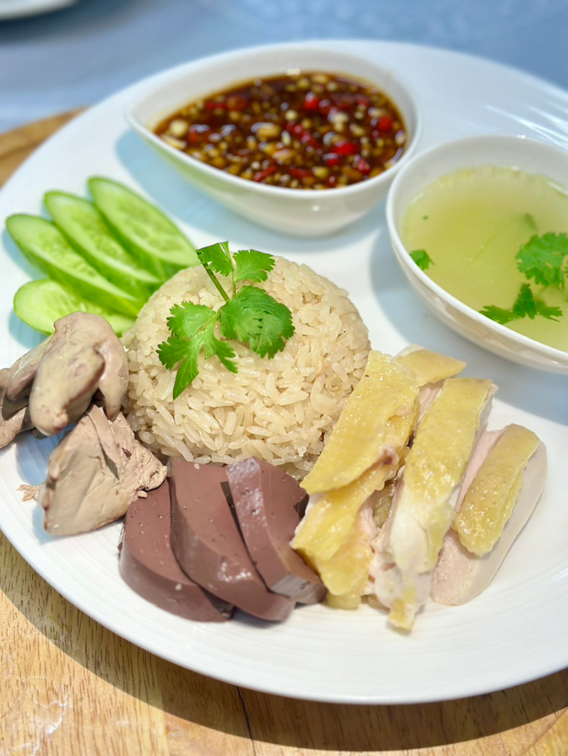 ลุงป้อมทำข้าวมันไก่