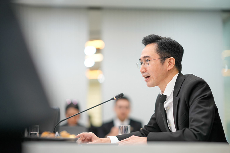 ยศชนัน วงศ์สวัสดิ์