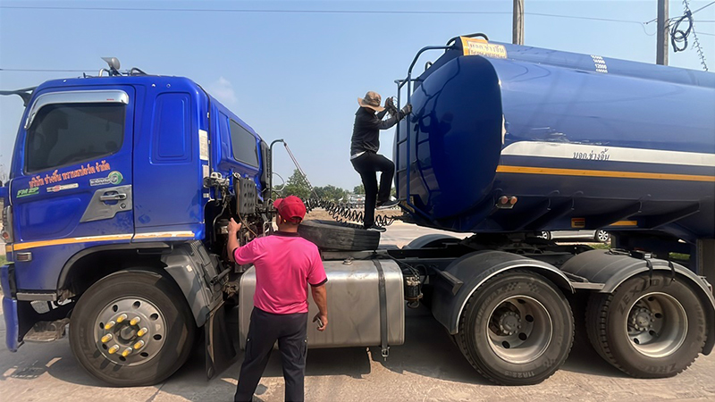 รถน้ำมัน