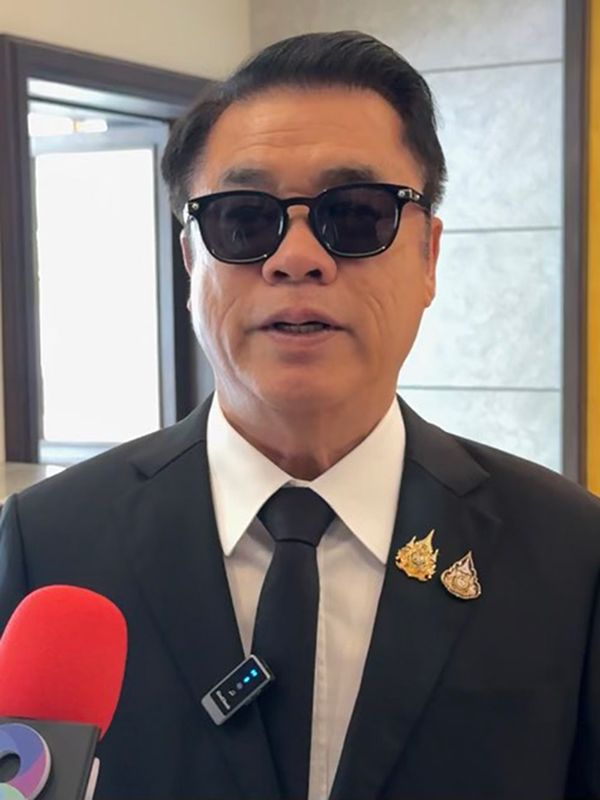 สุริยะ จึงรุ่งเรืองกิจ