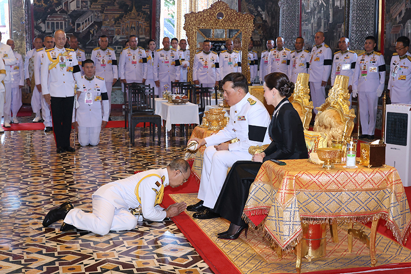 ในหลวง พระราชินี 