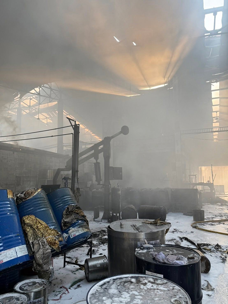 ไฟไหม้โรงงานผสมสี