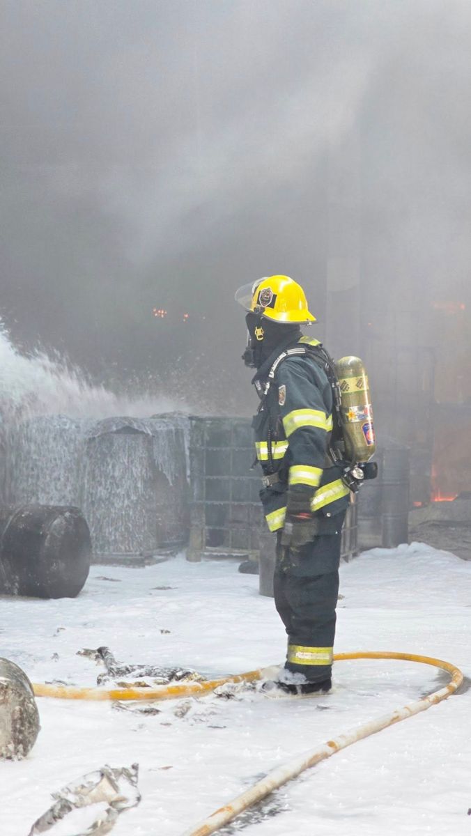 ไฟไหม้โรงงานผสมสี