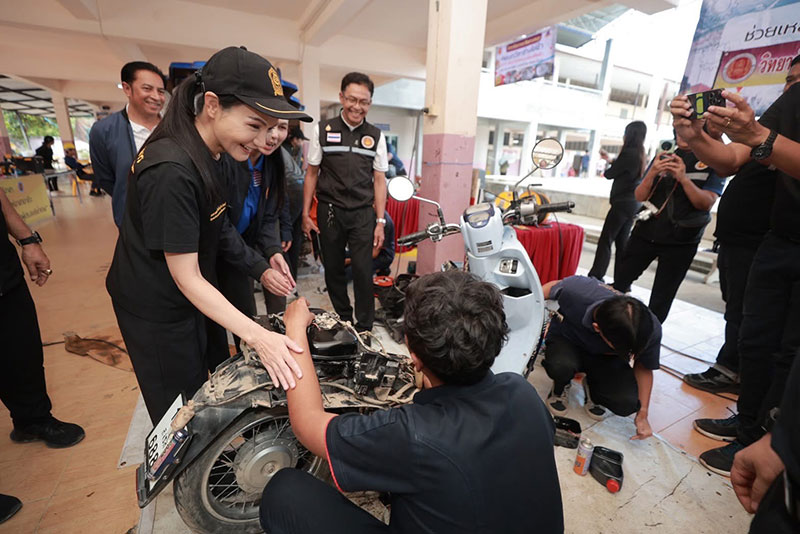 รมว นฤมล โชว์ผลงาน Fix It Center ลุยหาดใหญ่