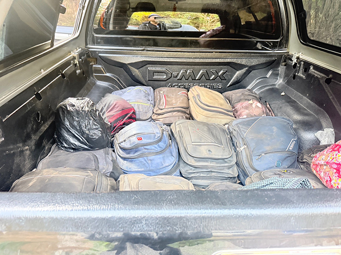 ต่างด้าว