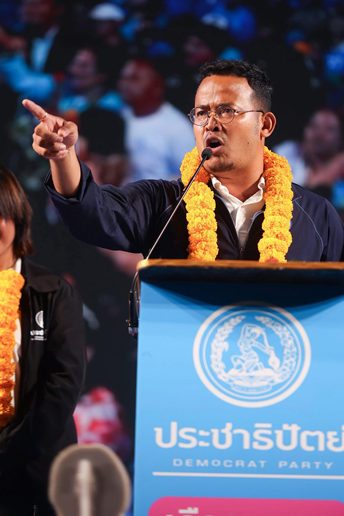 จูรี นุ่มแก้ว