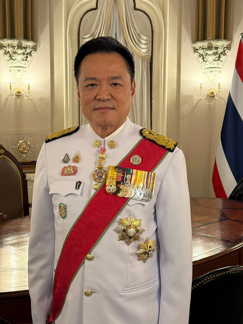 อนุทิน ชาญวีรกูล