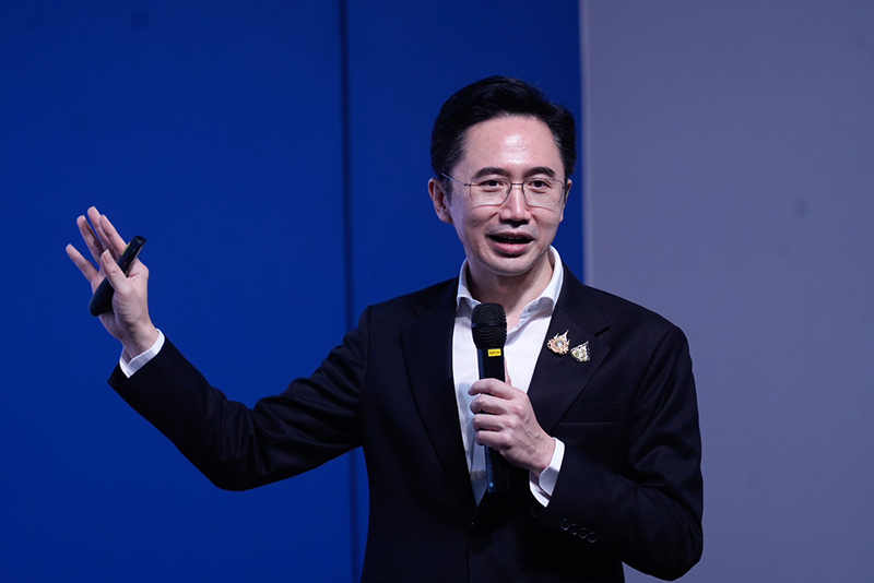 ยศชนัน วงศ์สวัสดิ์ 