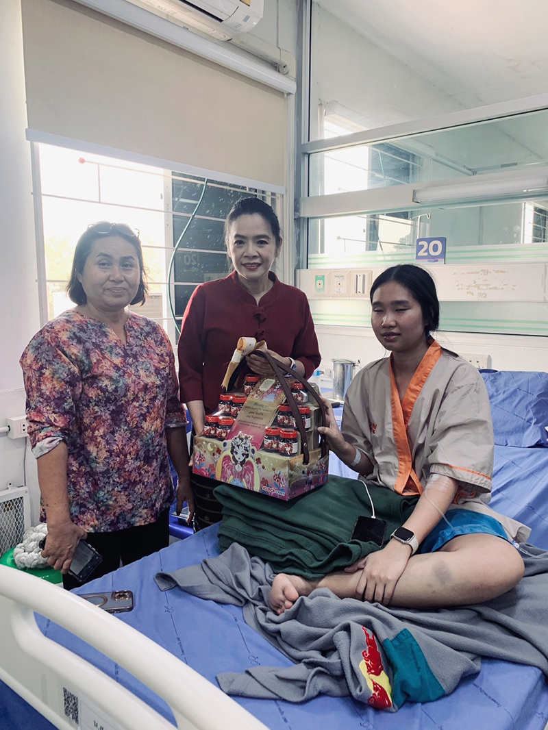 สส.เพ็ญพัค