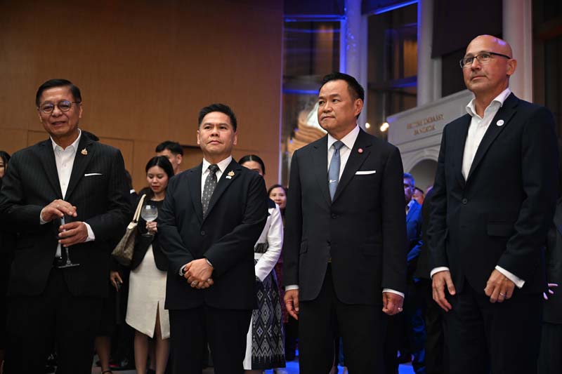 อนุทิน ชาญวีรกูล