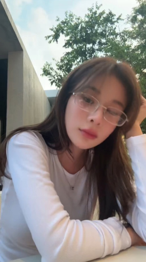 เก้า สุภัสสรา